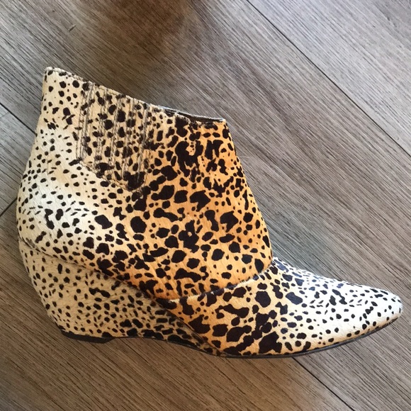 Matisse Teddy Ankle Cowhide Wedge Booties sz7.5 - Picture 4 of 15